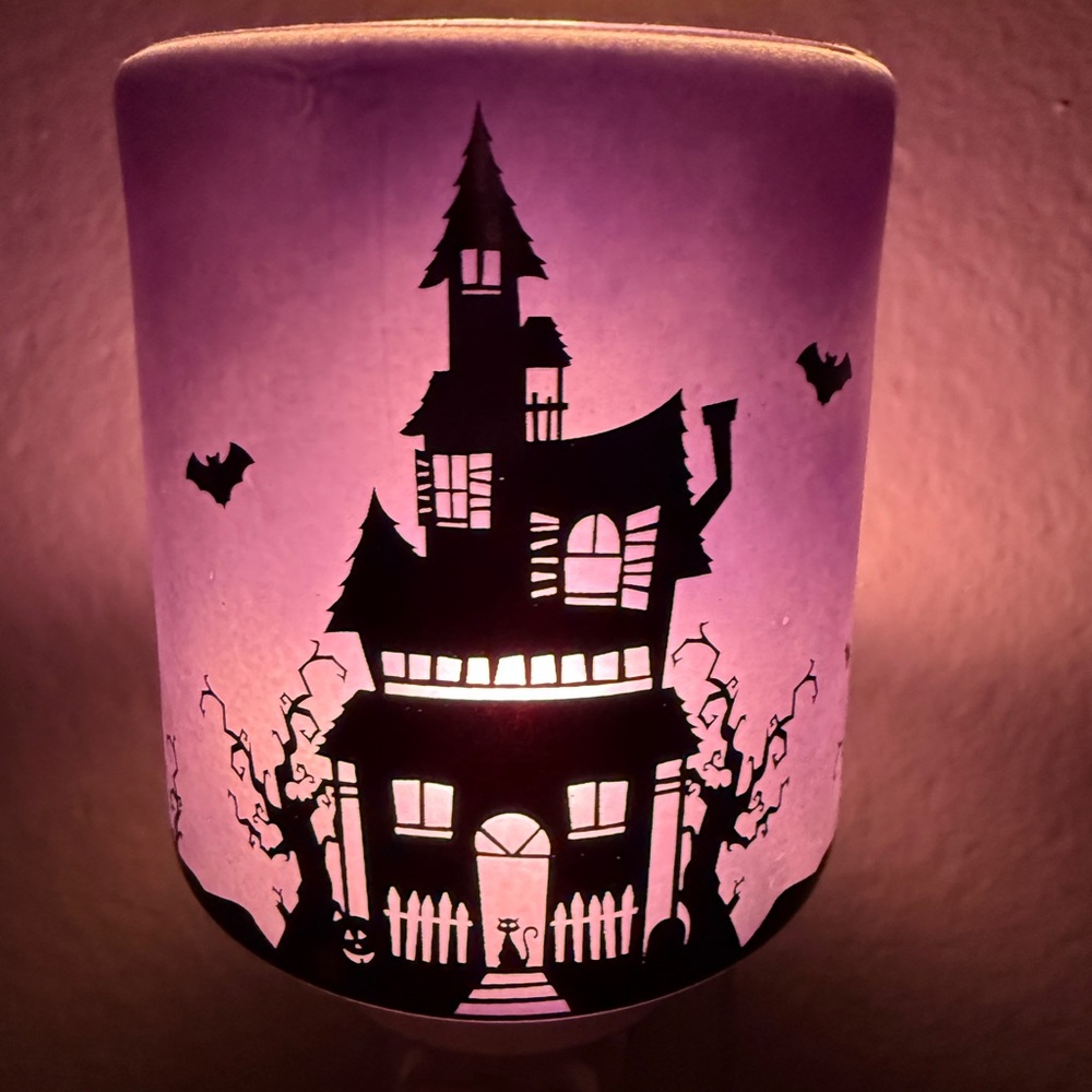 Scentsy Purple Haunted House Plug in nightlight mini warmer -discontinued